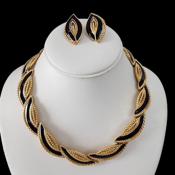 vintage trifari Jewelry - Vintage Trifari choker necklace + clip-on earring set black enamel over gold